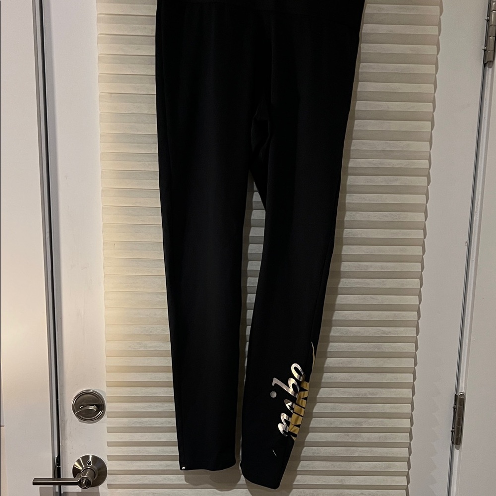 Ladies Nike mid-rise leggings